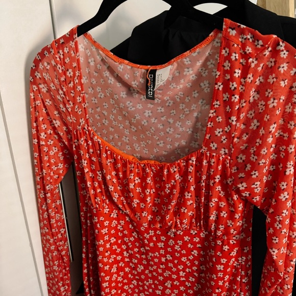 Cute HM Valentines dress size small 🌹 - Picture 8 of 8